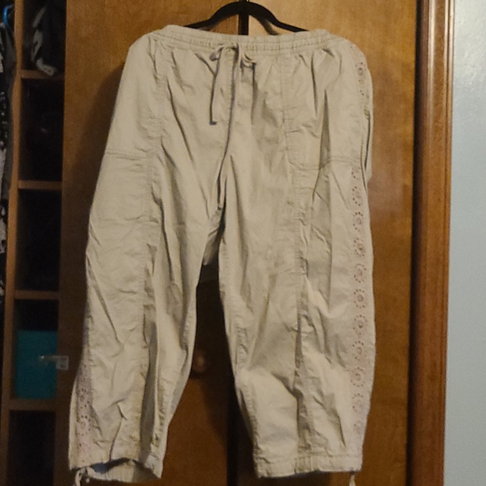 Khaki capris